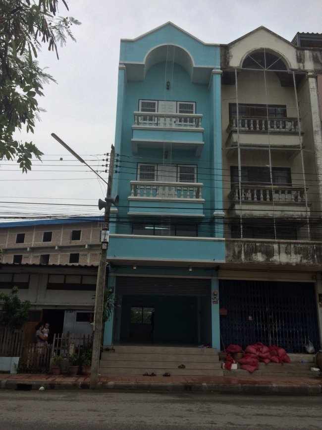 ขายตึกอาคารพาณิชย์3ชั้นครึ่ง-พนัสนิคม(ชลบุรี)